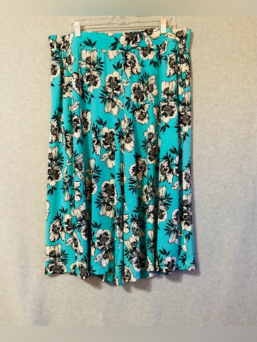 Lane Bryant Turquoise Floral pants PAlazzo Sz 18/20